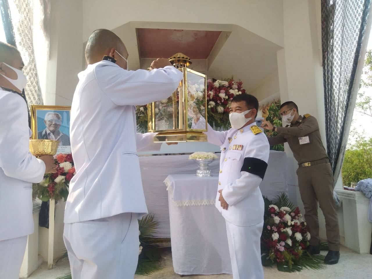 ?พช.ขอนแก่น เข้าร่วมพิธีพระราชทานเพลิงศพกรณีพิเศษ คุณพ่อบุญเรือง จำปา ณ เมรุวัดศรีสุก บ้านดอนช้าง จ.ขอนแก่น ?