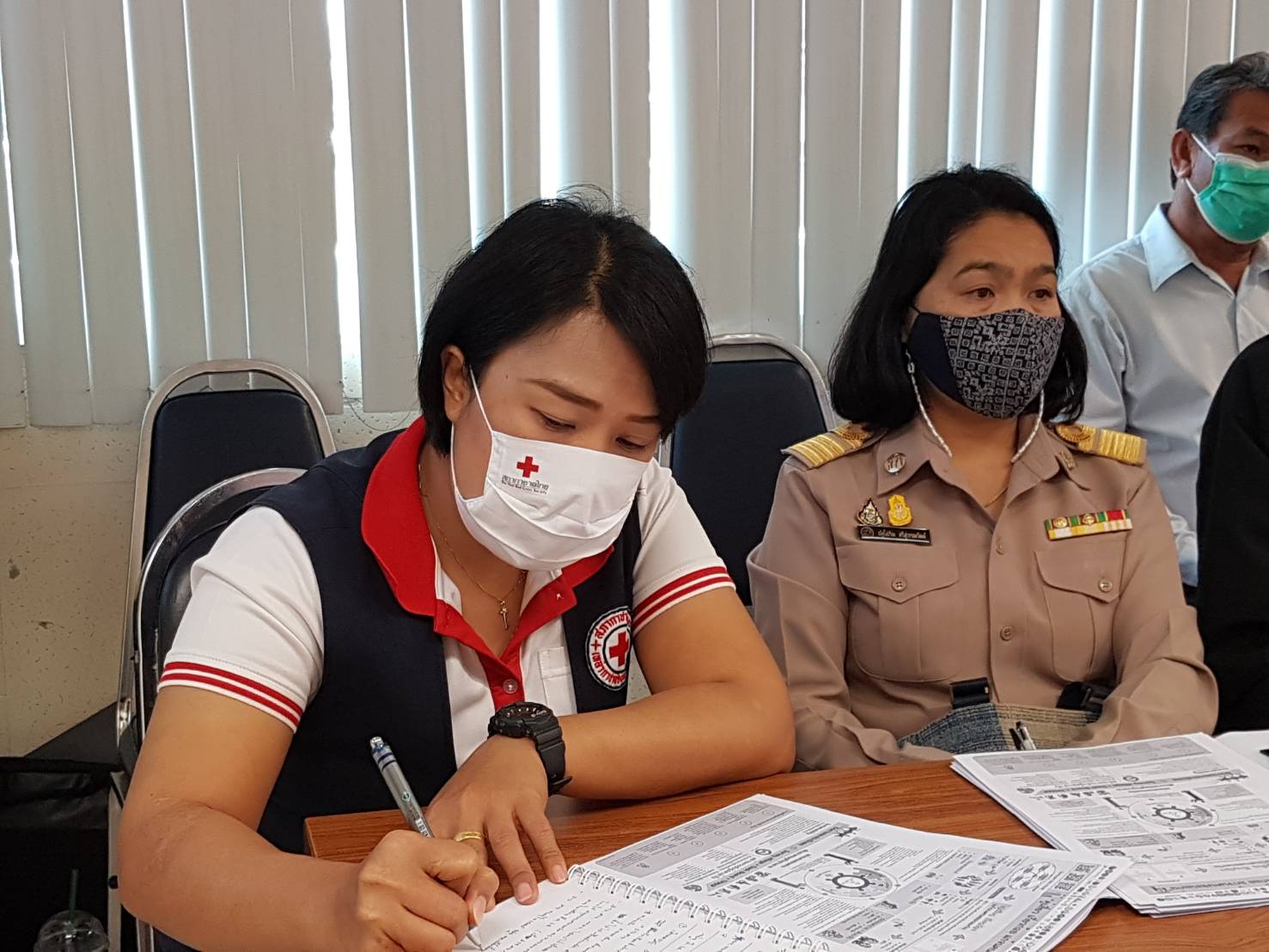 ?พช.ขอนแก่น เข้าร่วมประชุมคณะทำงานชุดปฏิบัติการขับเคลื่อนการแก้ไขปัญหาความยากจน ตามภารกิจ 5 มิติ โครงการคู่เสี่ยว เกี่ยวก้อย แก้จนคนขอนแก่น?