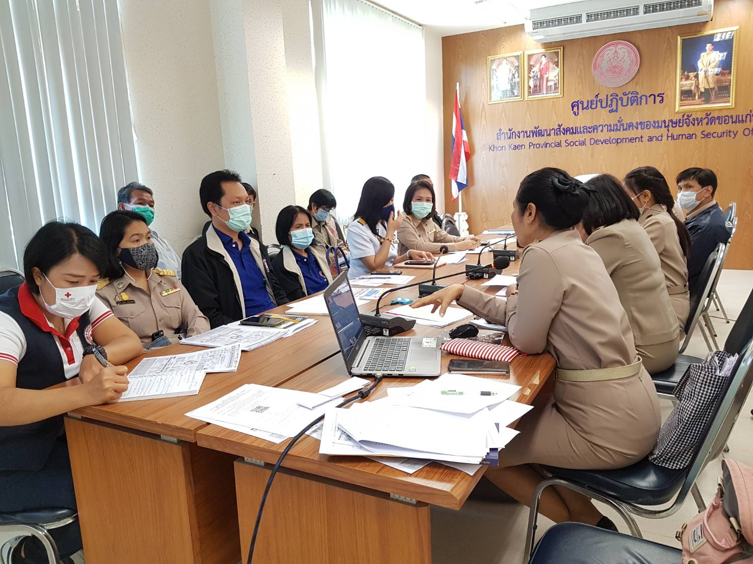 ?พช.ขอนแก่น เข้าร่วมประชุมคณะทำงานชุดปฏิบัติการขับเคลื่อนการแก้ไขปัญหาความยากจน ตามภารกิจ 5 มิติ โครงการคู่เสี่ยว เกี่ยวก้อย แก้จนคนขอนแก่น?