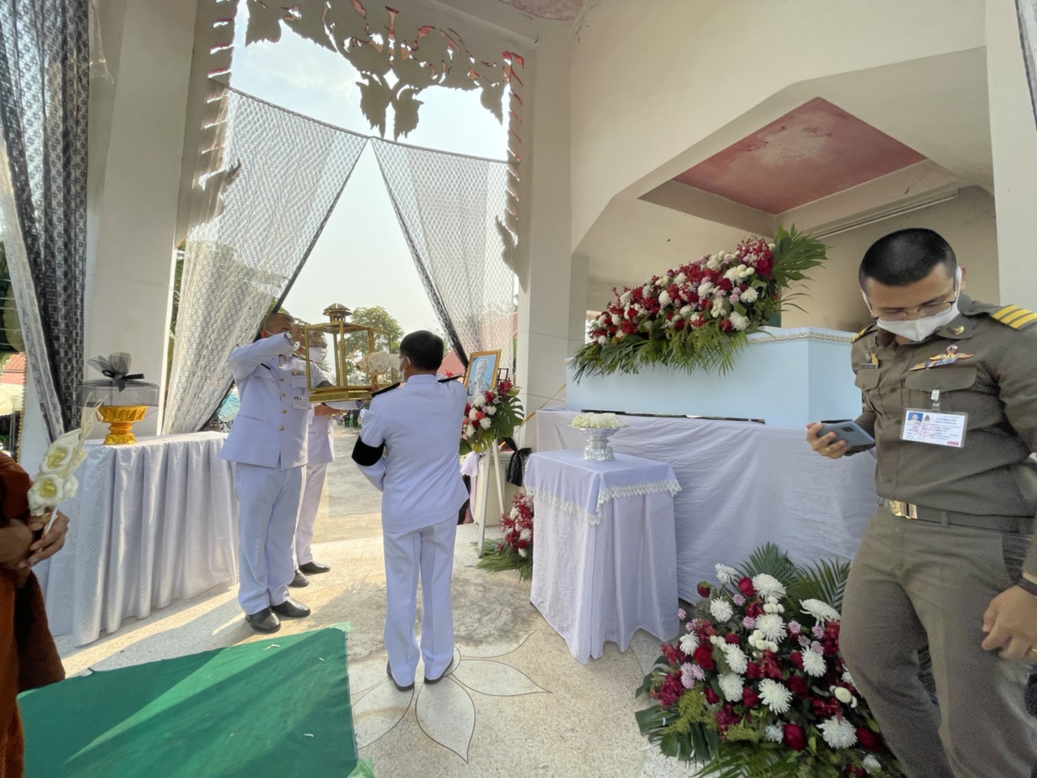 ?พช.ขอนแก่น เข้าร่วมพิธีพระราชทานเพลิงศพกรณีพิเศษ คุณพ่อบุญเรือง จำปา ณ เมรุวัดศรีสุก บ้านดอนช้าง จ.ขอนแก่น ?