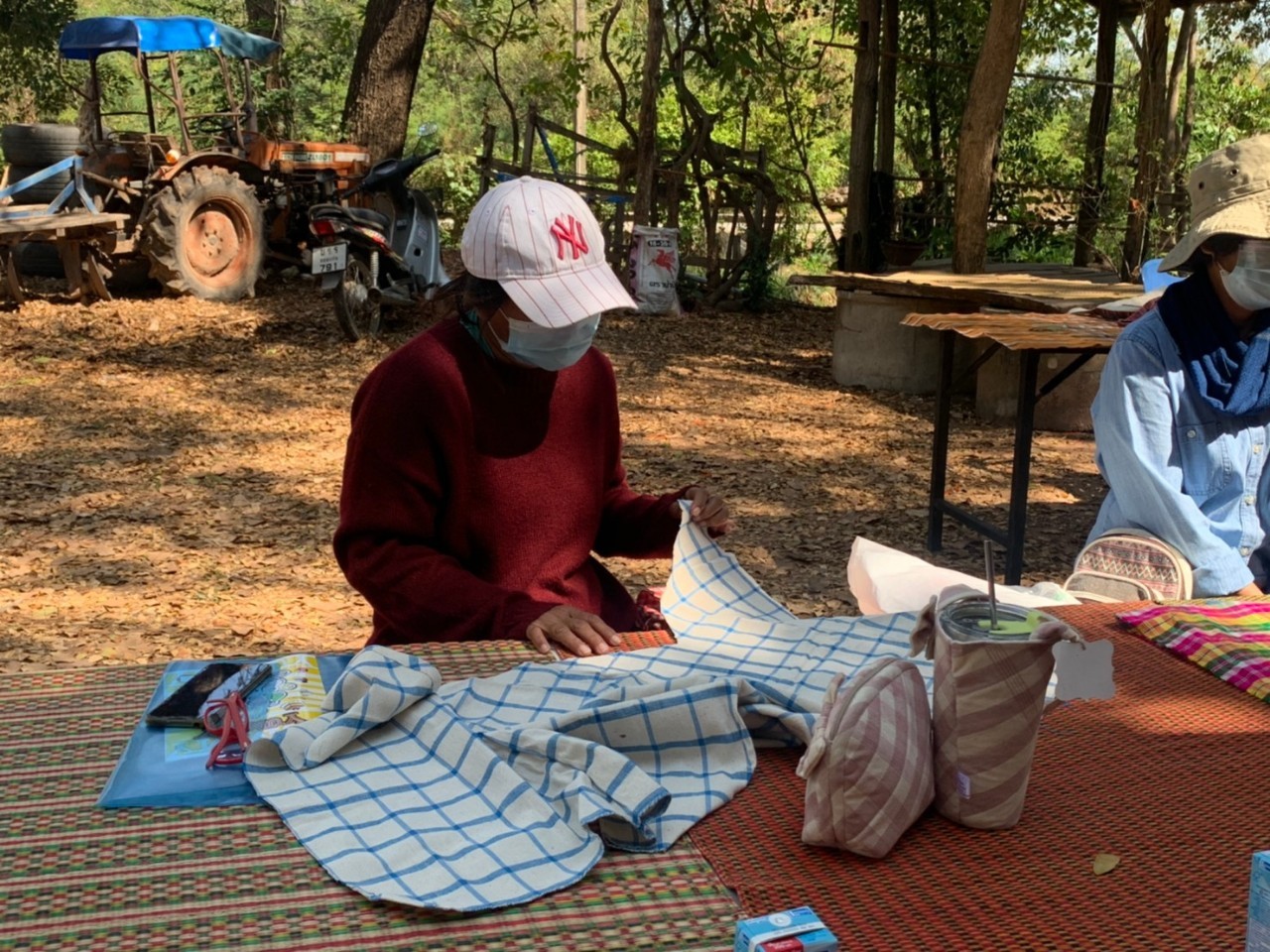 ?พช.ขอนแก่น ส่งเสริมผลิตภัณฑ์ภูมิปัญญาผ้าไทย กลุ่มทอผ้าฝ้ายบ้านดอนช้าง อำเภอเมืองขอนแก่น จังหวัดขอนแก่น?