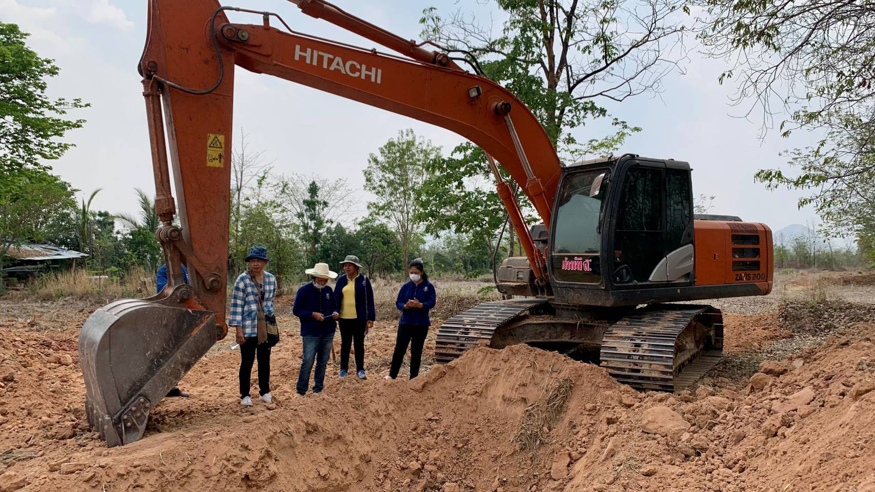 พช.ขอนแก่น ติดตามการดำเนินงานโครงการพัฒนาพื้นที่ต้นแบบ การพัฒนาคุณภาพชีวิตตามหลักทฤษฎีใหม่ ประยุกต์สู่ “โคก หนอง นา โมเดล”