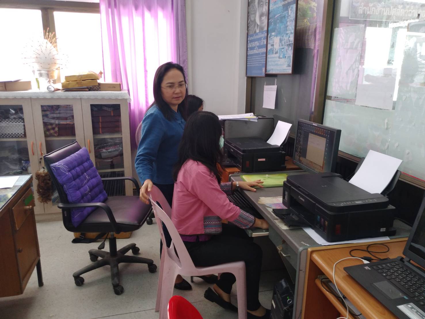 พช.ขอนแก่น ติดตาม สนับสนุนระบบเทคโนโลยีสารสนเทศของสำนักงานพัฒนาชุมชนอำเภอหนองสองห้อง และอำเภอเปือยน้อย และติดตามโครงการพัฒนาพื้นที่ต้นแบบการพัฒนาคุณภาพชีวิตตามหลักทฤษฎีใหม่ประยุกต์สู่ “โคก หนองนา โมเดล อ.เปือยน้อย