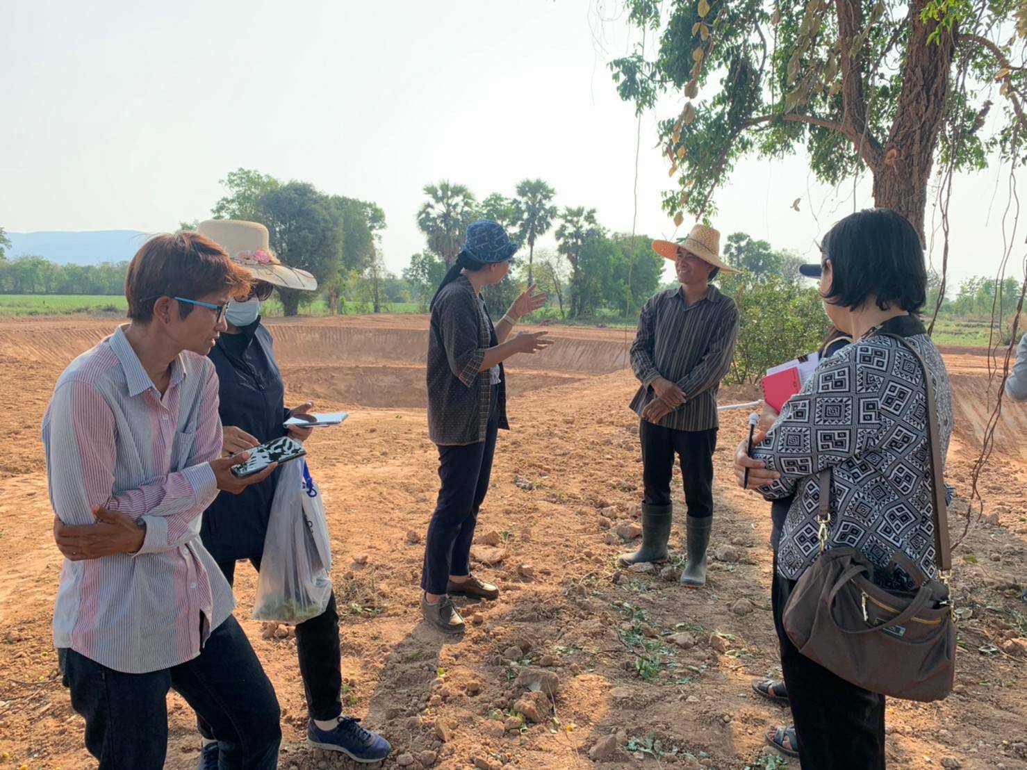 พช.ขอนแก่น : เตรียมความพร้อมการดำเนินงานตามโครงการพัฒนาพื้นที่ต้นแบบการพัฒนาคุณภาพชีวิตตามหลักทฤษฎีใหม่ ประยุกต์สู่ ” โคก หนอง นา โมเดล”