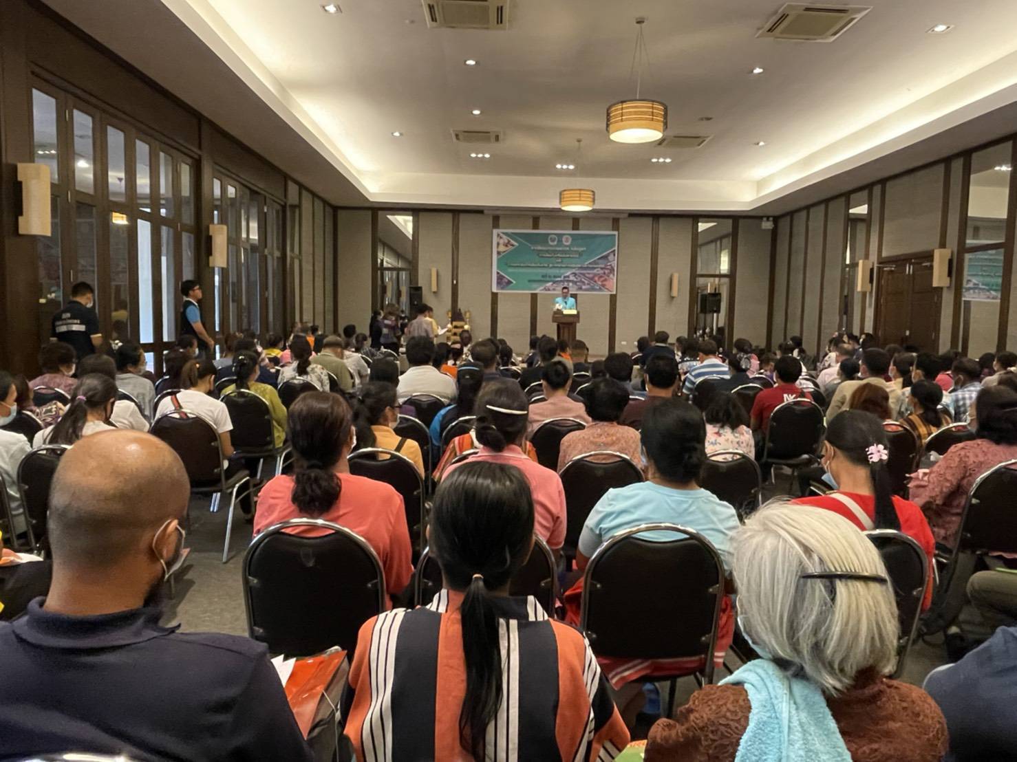 พช.ขอนแก่น ร่วมโครงการส่งเสริมและพัฒนาอาชีพตามหลักปรัชญาเศรษฐกิจพอเพียง : เพิ่มประสิทธิภาพการผลิตจิ้งหรีดเชิงพาณิชย์เพื่อความมั่นคงด้านอาหาร