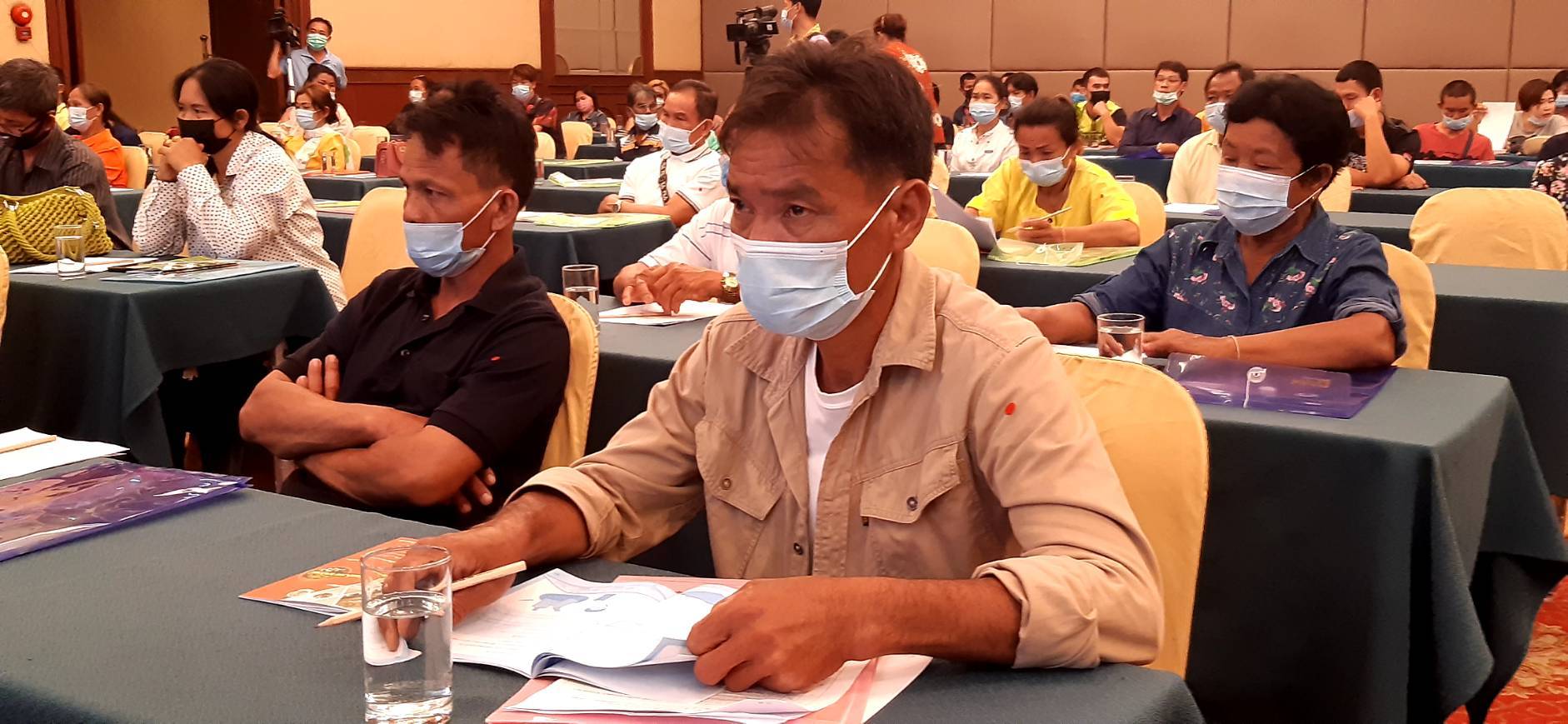 >>พช.ขอนแก่น ร่วมโครงการส่งเสริมและพัฒนาอาชีพตามหลักปรัชญาเศรษฐกิจพอเพียง : เพิ่มประสิทธิภาพการผลิตจิ้งหรีดเชิงพาณิชย์เพื่อความมั่นคงด้านอาหาร