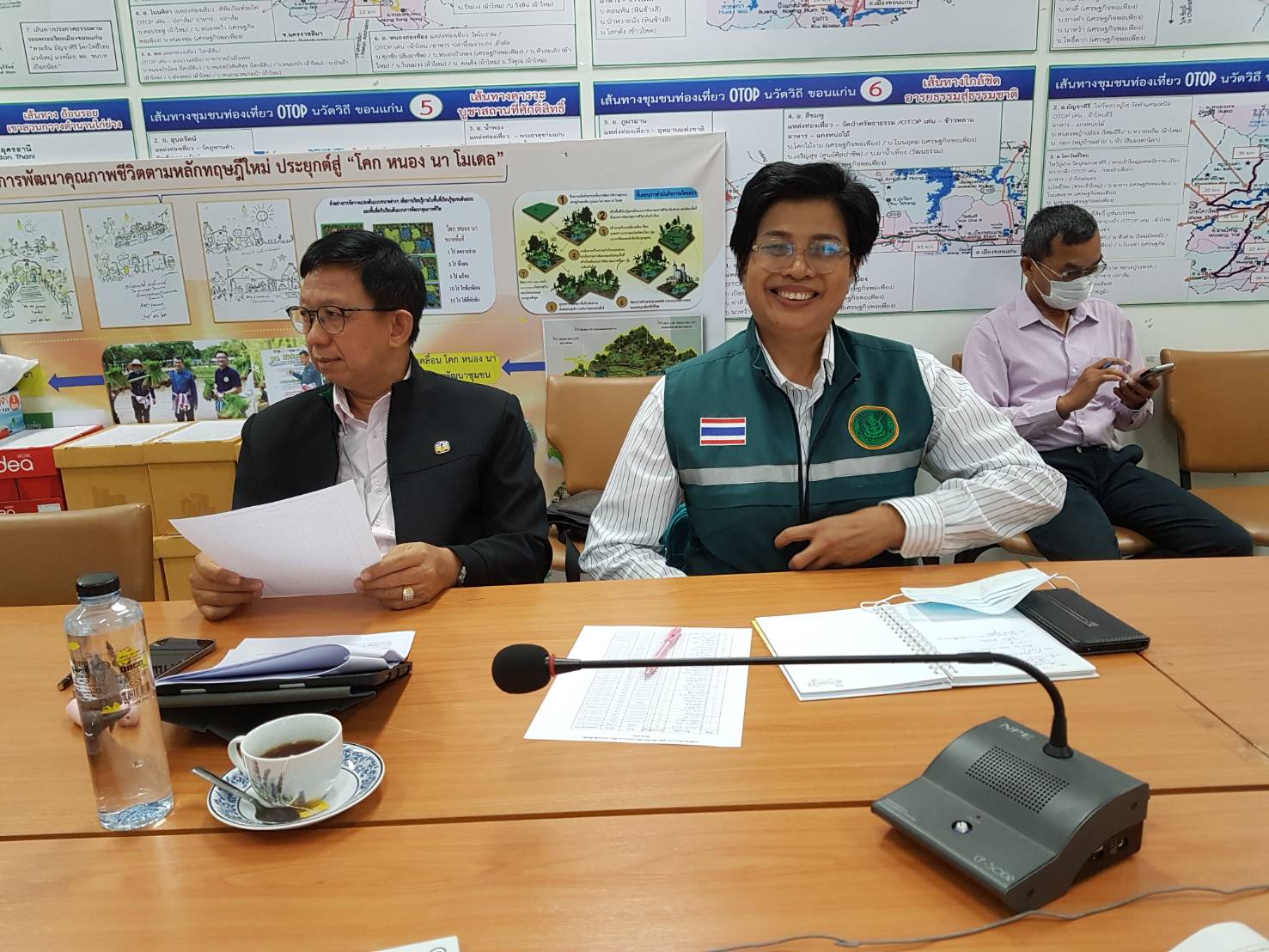 ?จังหวัดขอนแก่น ประชุมรือแนวทางในการหาแหล่งเงินทุน เพื่อสนับสนุนอาชีพเลี้ยงจิ้งหรีดแก่กลุ่มเป้าหมายโครงการคู่เสี่ยว เกี่ยวก้อย แก้จนคนขอนแก่น?