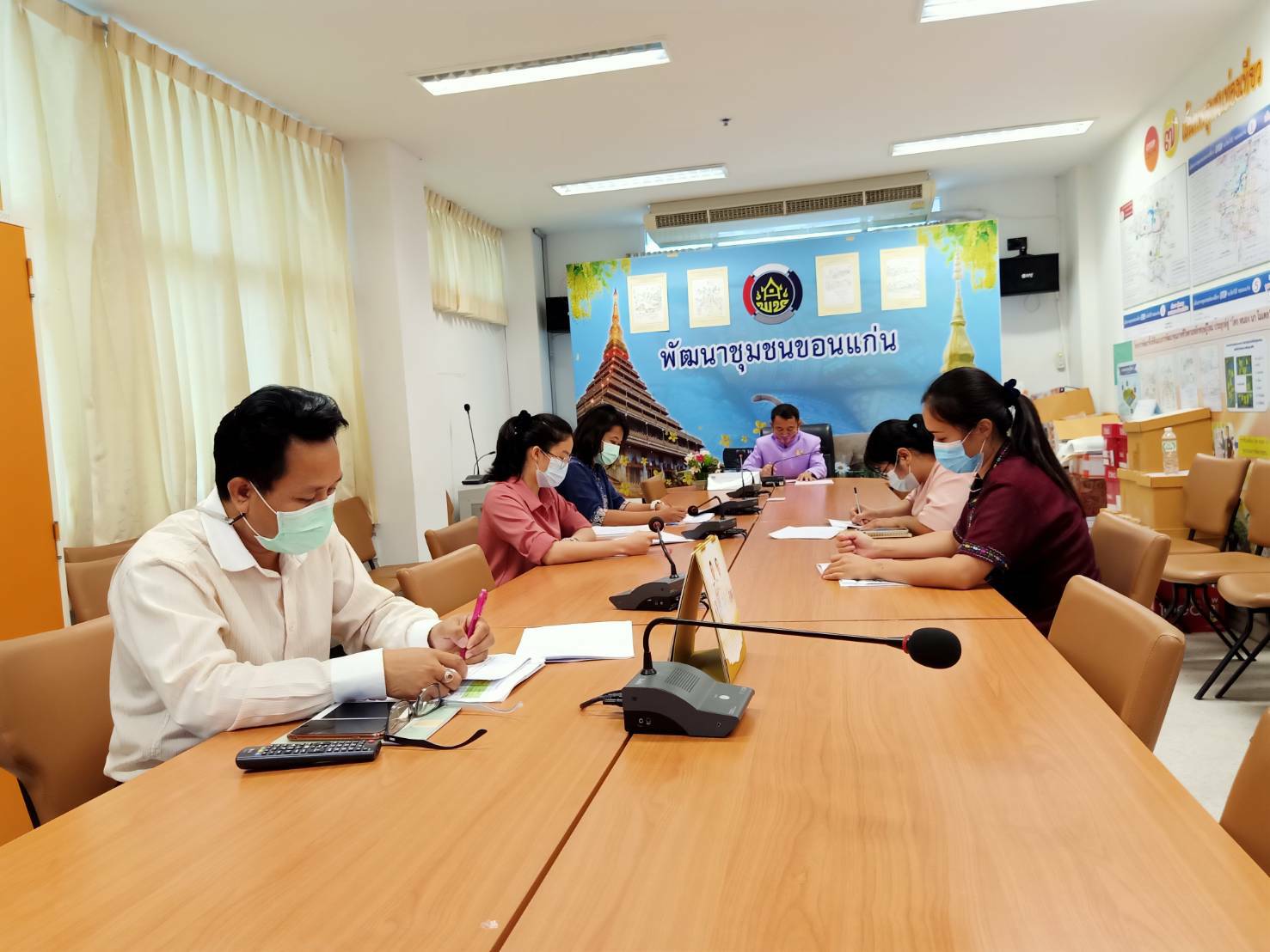 พช.ขอนแก่น  ร่วมประชุมติดตามการดำเนินงานและการใช้จ่ายงบประมาณกองทุนพัฒนาบทบาทสตรี ประจำปีงบประมาณ พ.ศ. 2564 ครั้งที่ 4/2564 ผ่านระบบ Video Conference ณ ห้องประชุมสำนักงานพัฒนาชุมชนจังหวัดขอนแก่น