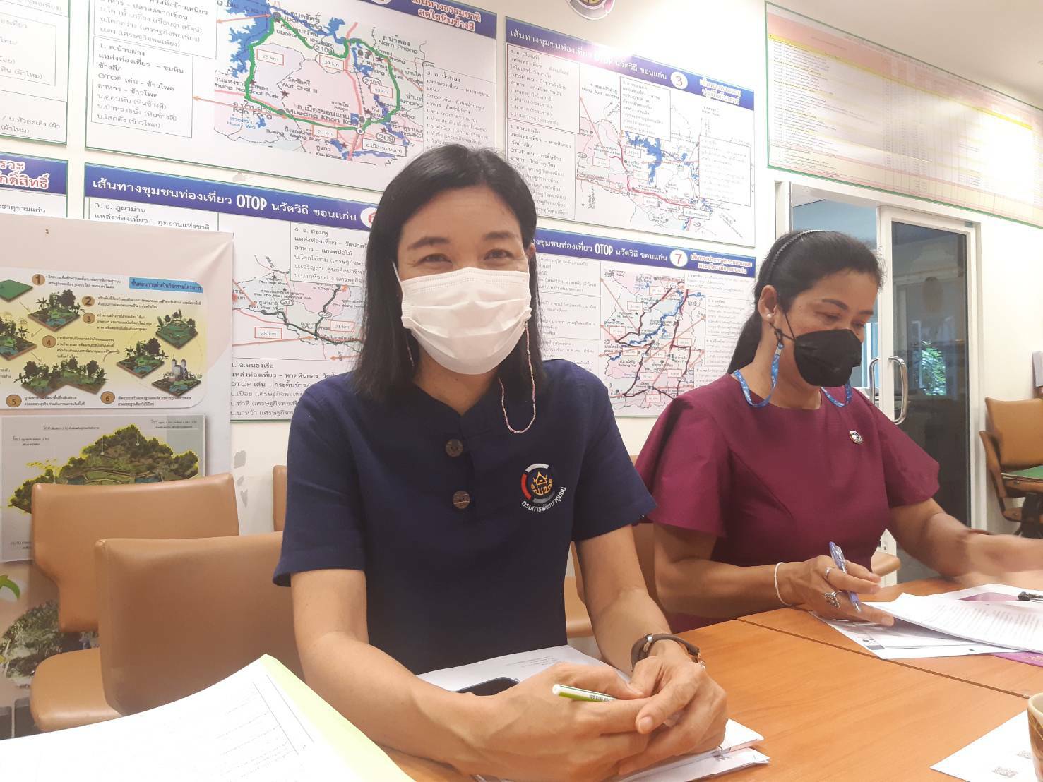 พช.ขอนแก่น ประชุมพิจารณาคัดเลือกหมู่บ้านต้นแบบ โครงการเสริมสร้างและพัฒนาผู้นำการเปลี่ยนแปลง สู่ Motto “1 หมู่บ้าน สามารถดูแลได้ทั้งตำบล สร้างความมั่นคงทางด้านอาหาร ด้วยหลักปรัชญาของเศรษฐกิจพอเพียง”