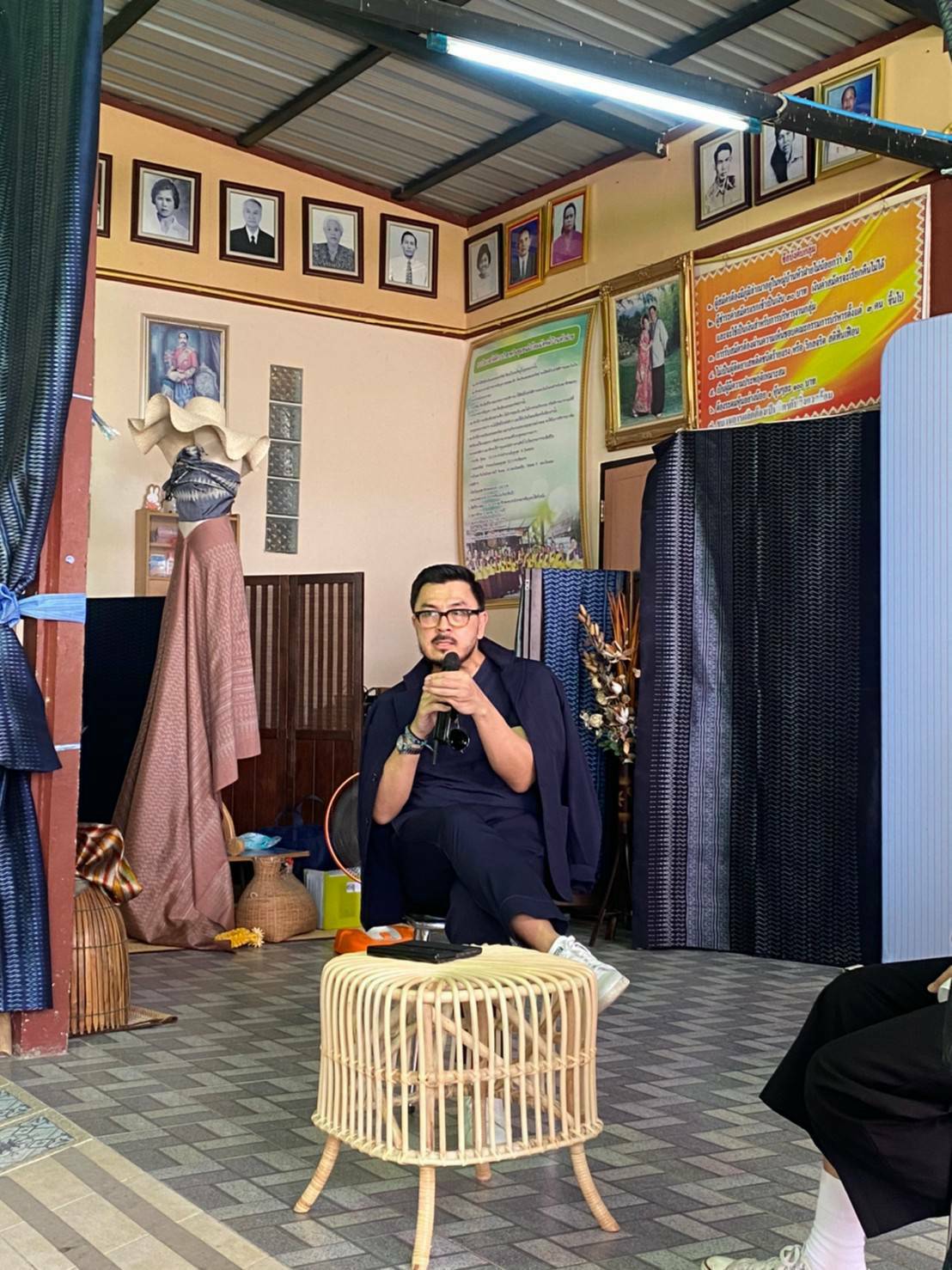>>กรมการพัฒนาชุมชน จัดอบรมเชิงปฏิบัติการ พัฒนาศักยภาพผู้ประกอบการด้านผ้าไทย (Coaching) โดย ผู้เชี่ยวชาญและผู้ทรงคุณวุฒิ เพื่อเพิ่มองค์ความรู้และเตรียมการประกวดผ้าลายพระราชทาน “ลายขอเจ้าฟ้าสิริวัณณวรีฯ”