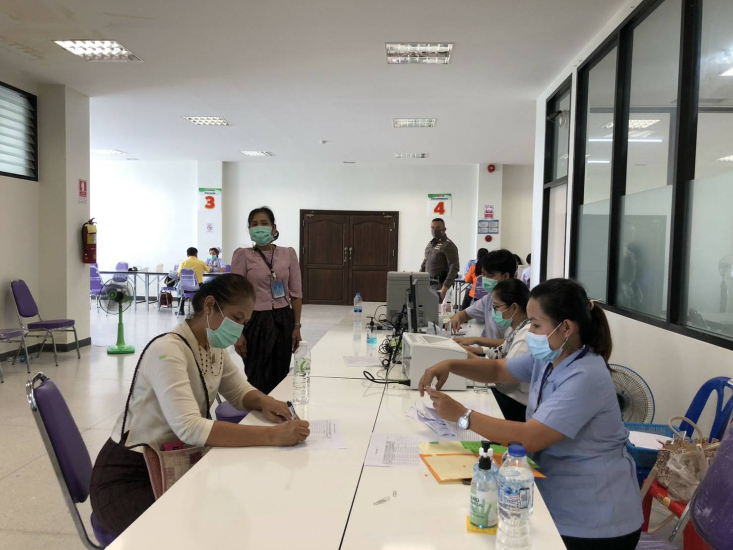 พช.ขอนแก่น : “วัคซีนเข็มแรก” พัฒนาการจังหวัดขอนแก่น นำทัพ พช. เข้ารับการฉีดวัคซีนโควิด​ซิโนแวค​ (Sinovac)​ สร้างความมั่นใจแก่สังคมไทย​ สู้ภัยโควิด