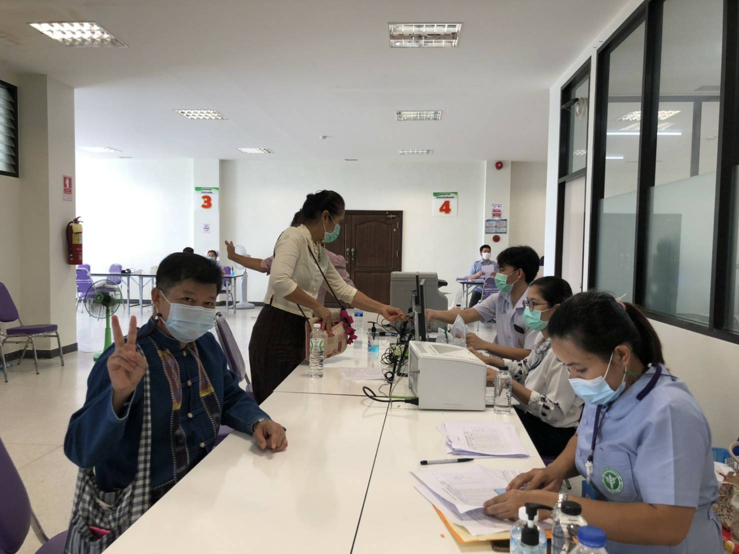 พช.ขอนแก่น : “วัคซีนเข็มแรก” พัฒนาการจังหวัดขอนแก่น นำทัพ พช. เข้ารับการฉีดวัคซีนโควิด​ซิโนแวค​ (Sinovac)​ สร้างความมั่นใจแก่สังคมไทย​ สู้ภัยโควิด