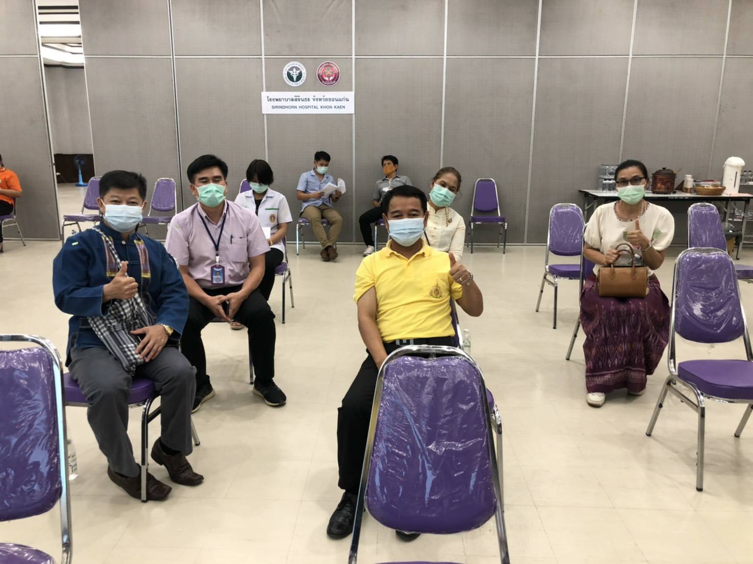 พช.ขอนแก่น : “วัคซีนเข็มแรก” พัฒนาการจังหวัดขอนแก่น นำทัพ พช. เข้ารับการฉีดวัคซีนโควิด​ซิโนแวค​ (Sinovac)​ สร้างความมั่นใจแก่สังคมไทย​ สู้ภัยโควิด