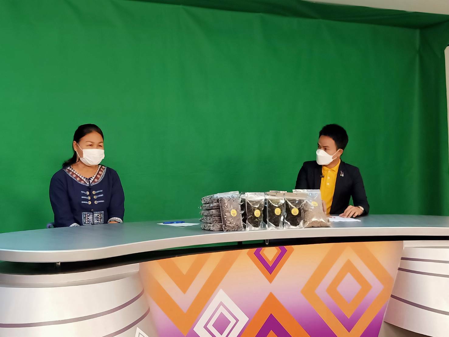พช.ขอนแก่น : ขับเคลื่อนตำบลสารสนเทศต้นแบบเพื่อการพัฒนา คุณภาพชีวิต “สัมมาชีพชุมชน เลี้ยงจิ้งหรีด สู้ COVID – 19