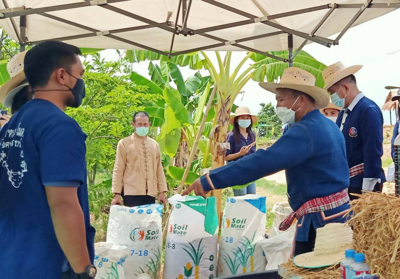 ผู้บริหารกรมการพัฒนาชุมชน ลงพื้นที่จังหวัดขอนแก่น ติดตามโครงการ ” โคก หนอง นา พัฒนาชุมชน ” ปลูกไม้มงคลเฉลิมพระเกียรติ สมเด็จพระนางเจ้าสุทิดา พัชรสุธาพิมลลักษณ พระบรมราชินี และ ร่วมกิจกรรมเอามื้อสามัคคี “โคก หนอง นา พช. ” 