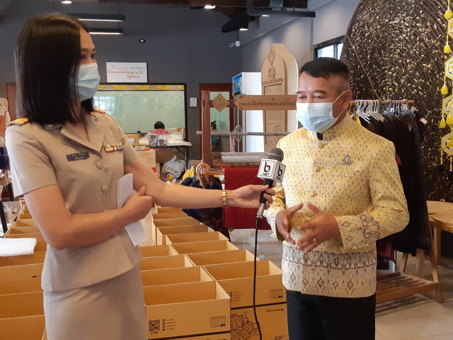   พช.ขอนแก่น : ให้สัมภาษณ์การผลิตสกู๊ปข่าว “เส้นทางสายไหม  สู่อาเซียน”