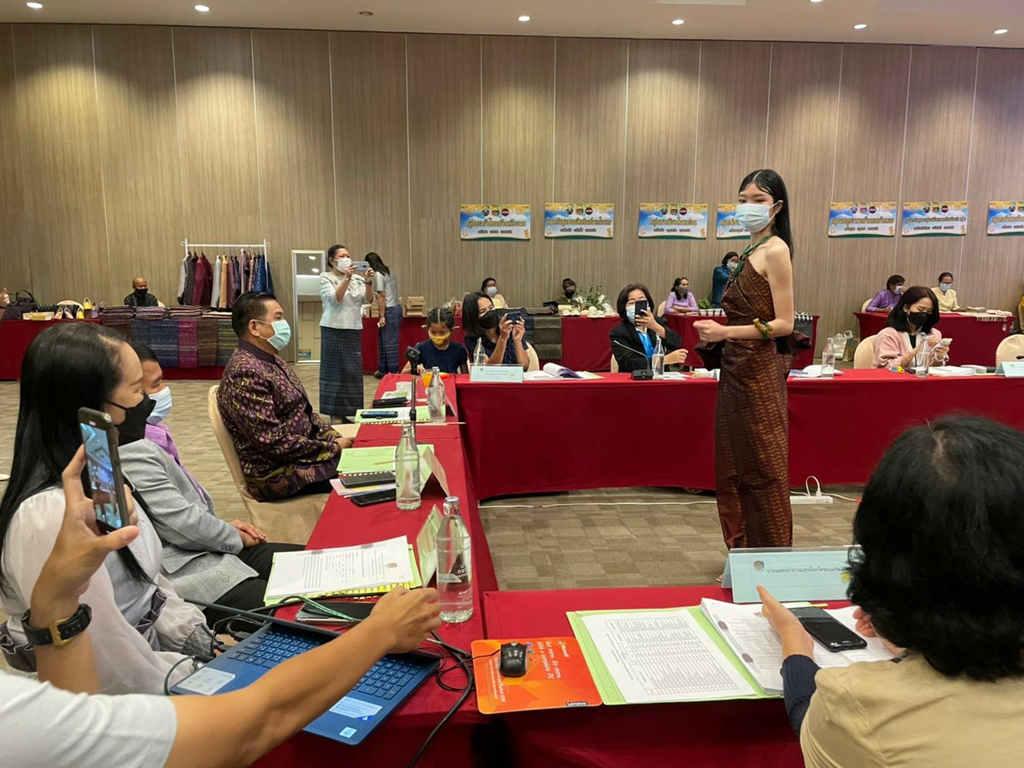 >>พช. ขอนแก่น : ดำเนินโครงการส่งเสริมกระบวนการเครือข่ายองค์ความรู้ (Knowledge – Based OTOP: KBO) จังหวัด เพื่อคัดสรรสินค้า OTOP หนึ่งเดียวของจังหวัดขอนแก่น เพื่อส่งเข้าร่วมประกวด 