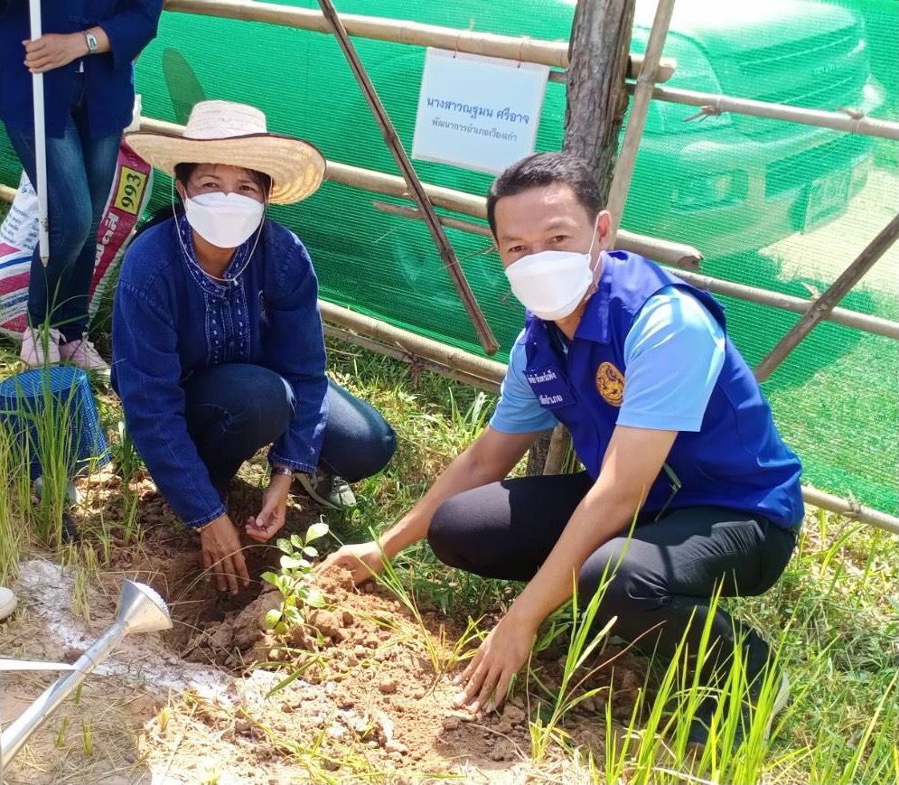 ? พช.ขอนแก่น : ร่วมกิจกรรมเอามื้อสามัคคี “โคก หนอง นา โมเดล” อำเภอเวียงเก่า ?