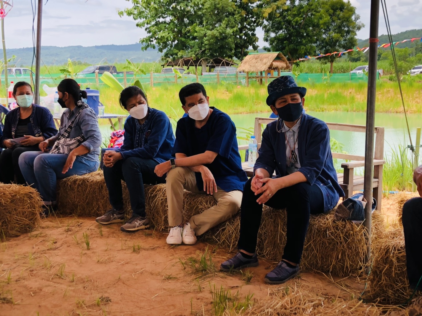 ? พช.ขอนแก่น : ร่วมกิจกรรมเอามื้อสามัคคี “โคก หนอง นา โมเดล” อำเภอเวียงเก่า ?