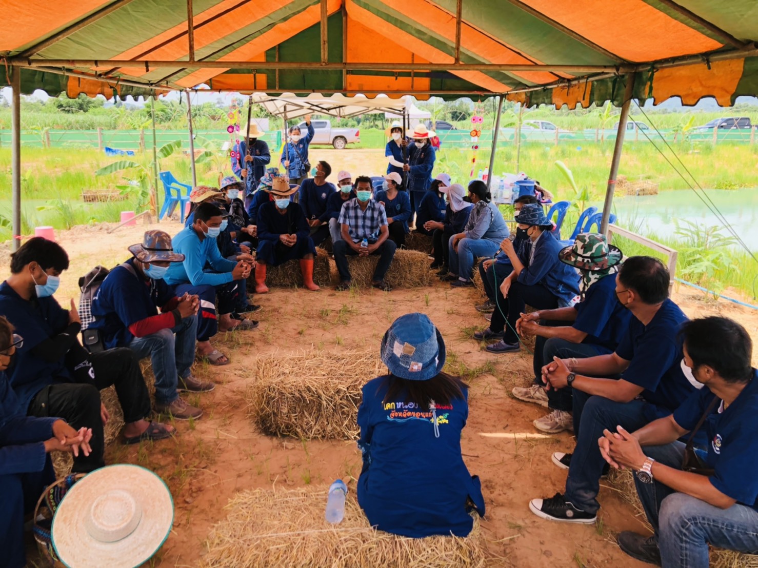 ? พช.ขอนแก่น : ร่วมกิจกรรมเอามื้อสามัคคี “โคก หนอง นา โมเดล” อำเภอเวียงเก่า ?
