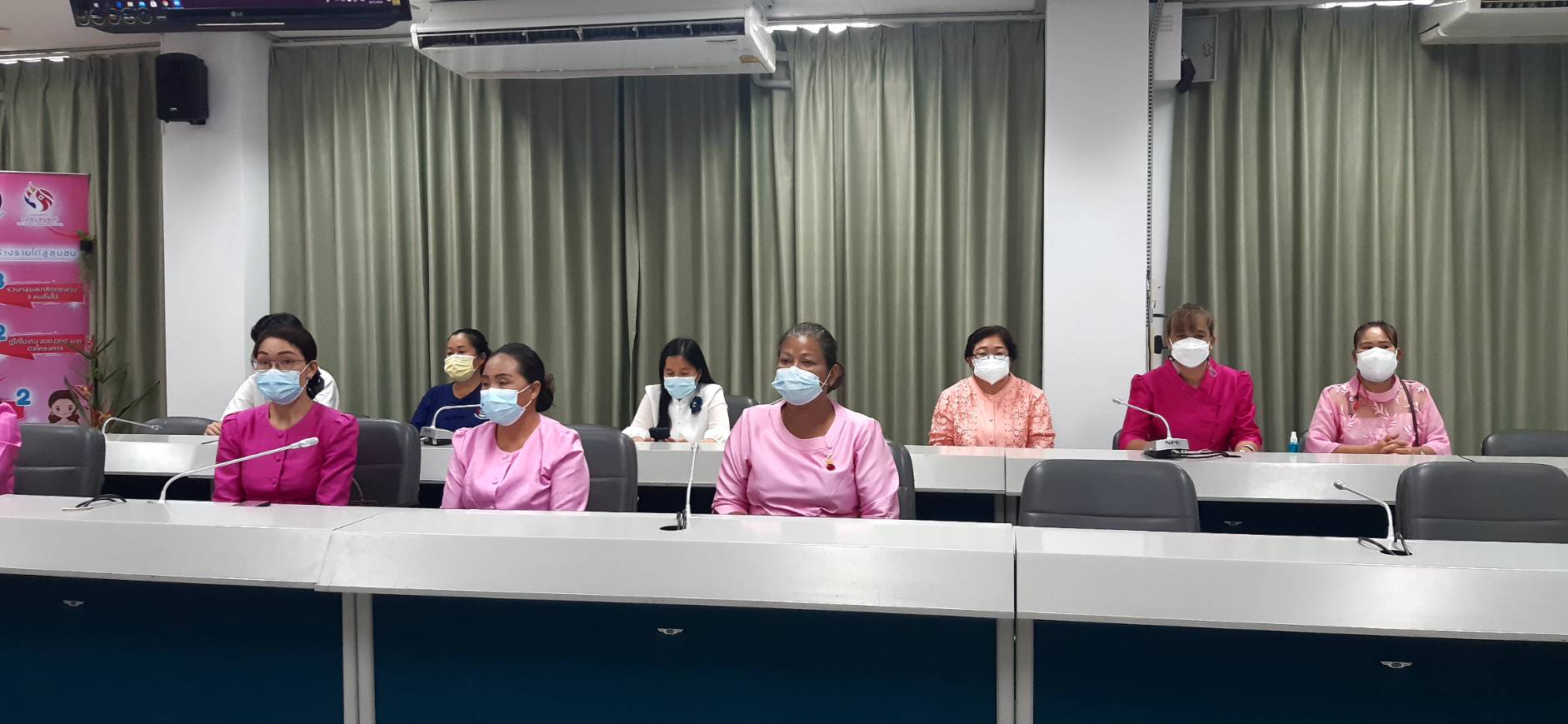 พช.ขอนแก่น : ประเมินคัดเลือกคนกองทุนพัฒนาบทบาทสตรีดีเด่น ระดับเขตตรวจราชการ ประจำปี 2564 เขตตรวจราชการที่ 12 กลุ่มจังหวัดภาคตะวันออกเฉียงเหนือตอนกลาง ผ่านระบบประชุมออนไลน์ (Zoom Cloud Meeting)