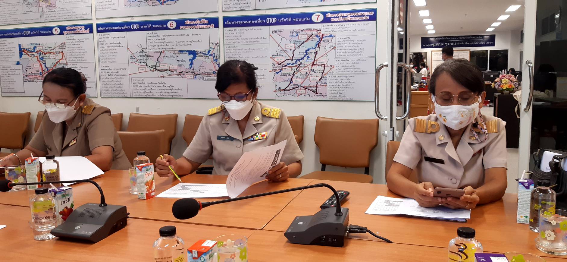 พช.ขอนแก่น: ประชุมเพื่อเตรียมความพร้อมการบริหารการจัดเก็บข้อมูลความจำเป็นพื้นฐาน (จปฐ.) และข้อมูลพื้นฐานระดับหมู่บ้าน (กชช.2ค) ประจำปี 2564