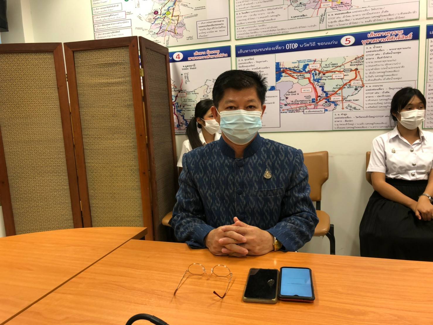 พช.ขอนแก่น : ร่วมรับชมพิธีมอบแบบผ้าลายบาติกลายพระราชทาน”ปาเต๊ะร่วมใจเทิดไท้เจ้าหญิง” “ท้องทะเลไทย” และ”ป่าแดนใต้” ตามโครงการสืบสานภูมิปัญญาพื้นถิ่นสู่การพัฒนาผ้าถิ่นไทย