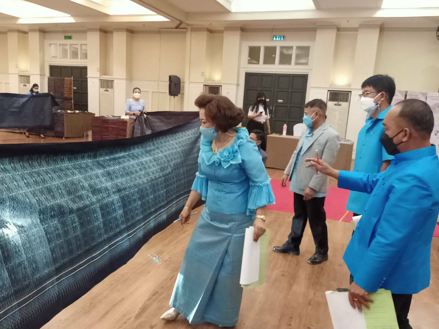 ขอนแก่น สืบสานพระราชปณิธาน สมเด็จพระนางเจ้าสิริกิติ์ พระบรมราชินีนาถ พระบรมราชชนนีพันปีหลวง จัดงาน “มัดหมี่เบียนนาเล่ 2021 ถักทอเส้นใยอีสาน สู่สายใยโลก “