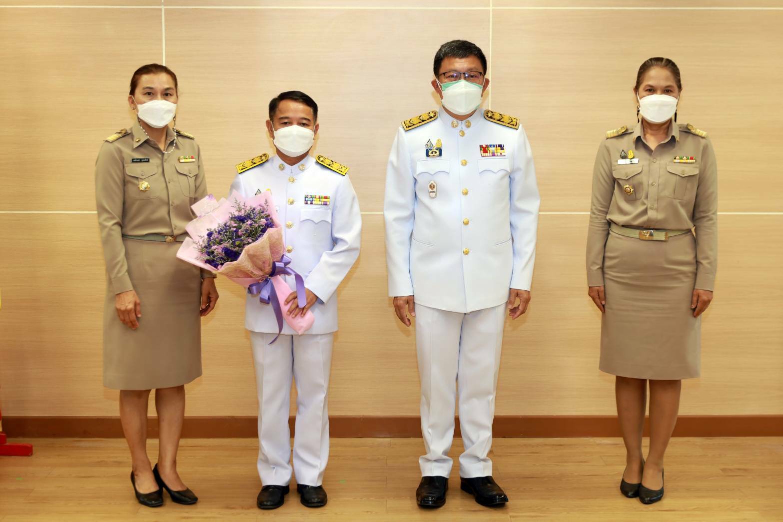 จังหวัดขอนแก่น : จัดพิธีมอบเครื่องหมาย “รักษาดินแดนยิ่งชีพ” แก่ผู้ที่ได้ประกอบคุณงามความดี