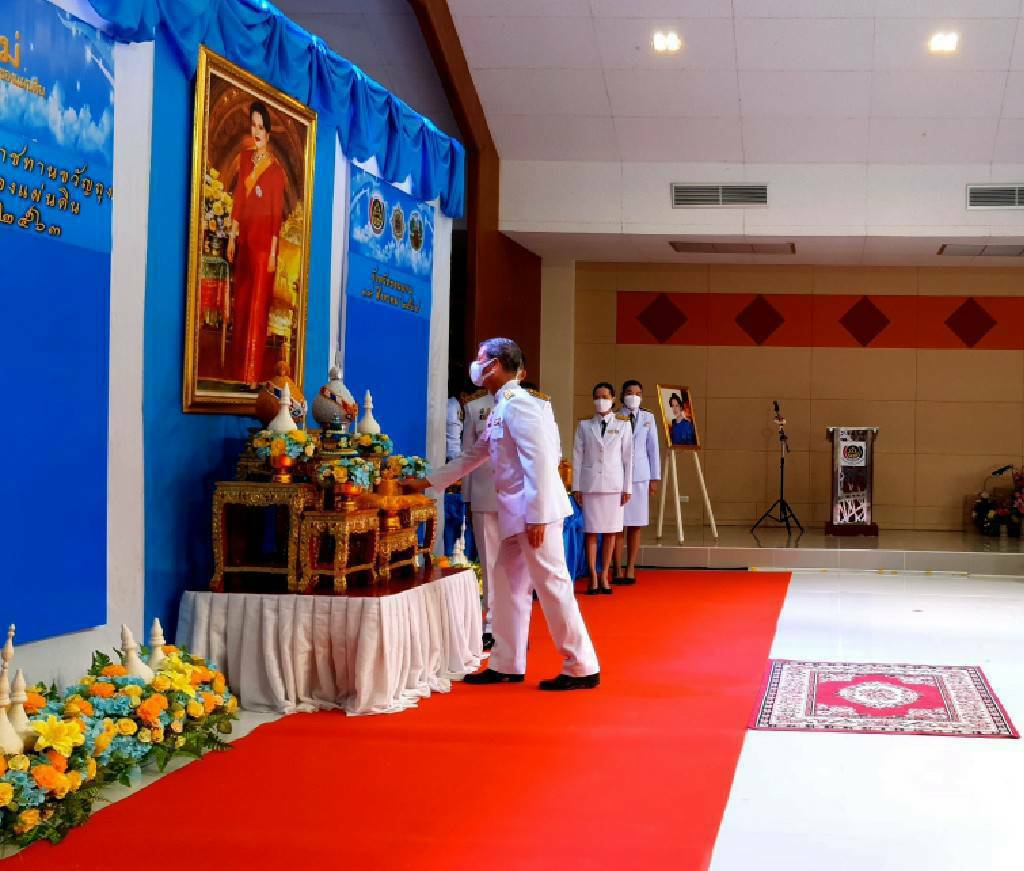 พช.ขอนแก่น: ประกอบพิธีมอบเงินพระราชทานขวัญถุงกองทุนแม่ของแผ่นดิน ประจำปี 2563