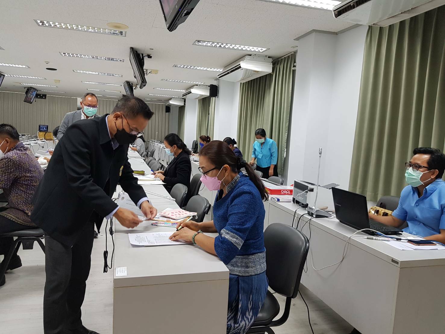 พช.ขอนแก่น : ดำเนินการคัดเลือกบุคคลเข้ารับการประเมินผลงานภาคความรู้ความสามารถทางวิชาการ (สอบข้อเขียน)เพื่อเลื่อนขึ้นแต่งตั้งให้ดำรงตำแหน่งประเภทวิชาการ ระดับชำนาญการพิเศษ ตำแหน่งผู้อำนวยการกลุ่มงานประสานและ สนับสนุนการบริหารงานพัฒนาชุมชน กรมการพัฒนาชุมชน ประจำปีงบประมาณ พ.ศ. 2564