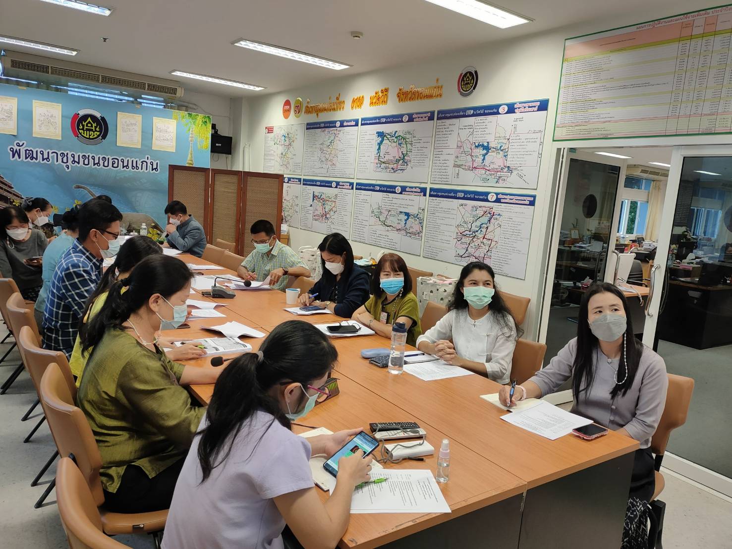 ?พช.ขอนแก่น : ร่วมประชุมมอบนโยบายและแนวทางการดำเนินงานพัฒนาชุมชน ประจำปีงบประมาณ พ.ศ. 2565 ผ่านระบบวิดีทัศน์ทางไกล(Video Conference) ?