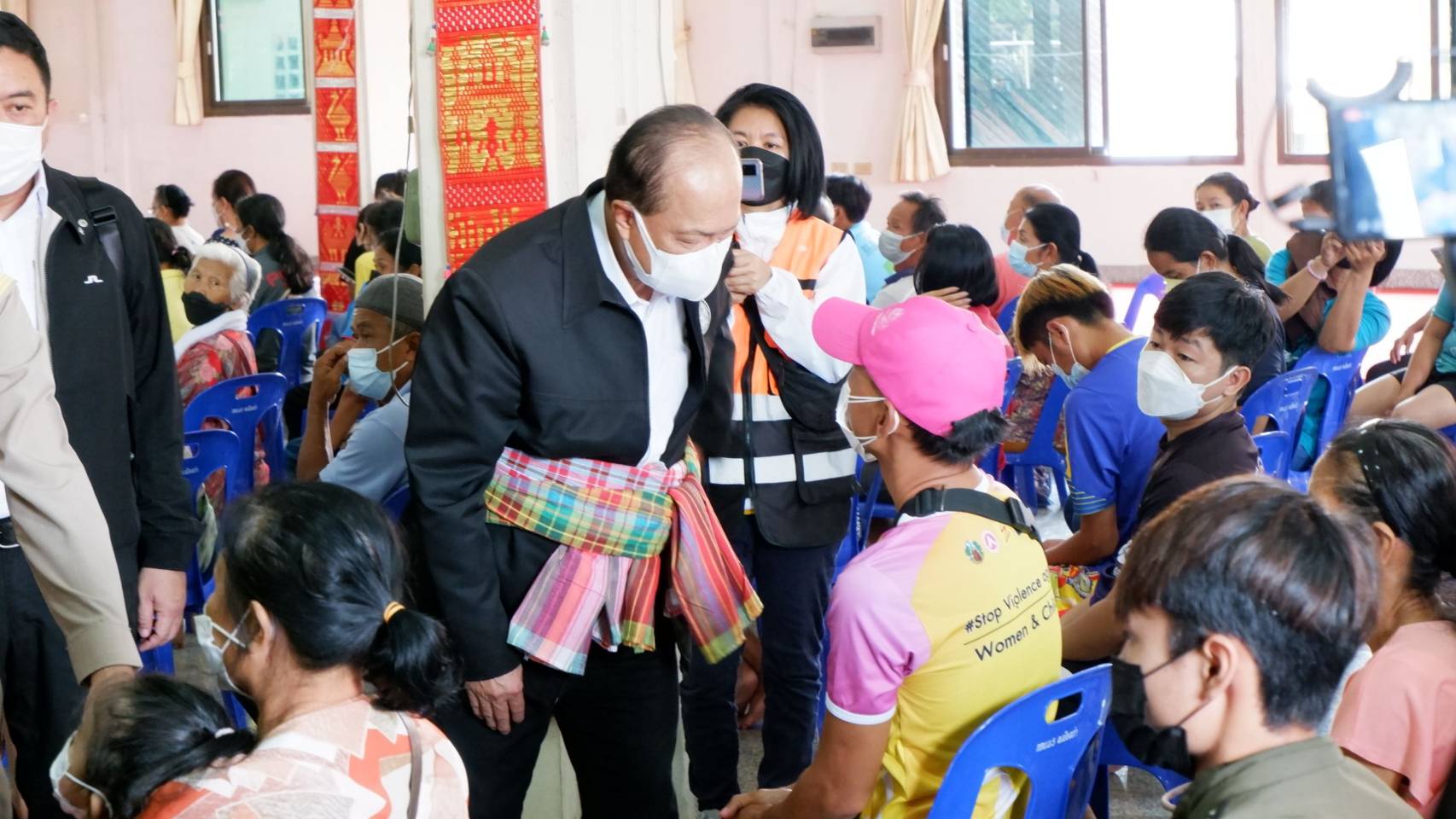 บิ๊ก มหาดไทย มท.1 ลงพื้นที่ตรวจเยี่ยมและรับรายงานภาวะน้ำท่วม จ.ขอนแก่น สั่งรับมือพายุลูกใหม่ ช่วยเหลือ-เยียวยาประชาชนทุกด้าน