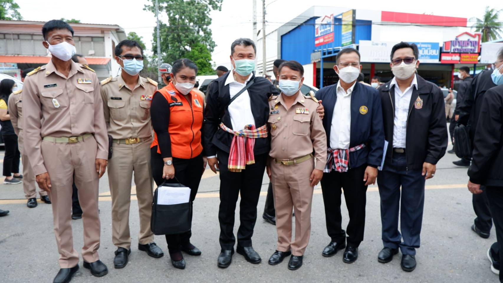 บิ๊ก มหาดไทย มท.1 ลงพื้นที่ตรวจเยี่ยมและรับรายงานภาวะน้ำท่วม จ.ขอนแก่น สั่งรับมือพายุลูกใหม่ ช่วยเหลือ-เยียวยาประชาชนทุกด้าน