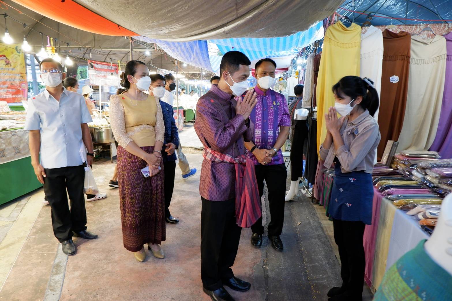 จังหวัดขอนแก่น : เปิดงาน OTOP ก้าวไกล มั่นใจ สู้โควิด กระตุ้นเศรษฐกิจฐานราก เพิ่มมูลค่าการจำหน่ายผลิตภัณฑ์ OTOP