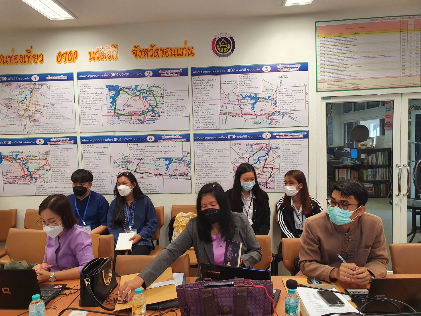 พช.ขอนแก่น : ดำเนินงานโครงการหนึ่งตำบล หนึ่งผลิตภัณฑ์ จังหวัดขอนแก่น ประจำปีงบประมาณ พ.ศ. 2565 กิจกรรมประชุมชี้แจงแนวทางการดำเนินงานโครงการหนึ่งตำบล หนึ่งผลิตภัณฑ์ แก่เจ้าหน้าที่พัฒนาชุมชนผู้รับผิดชอบงาน OTOP