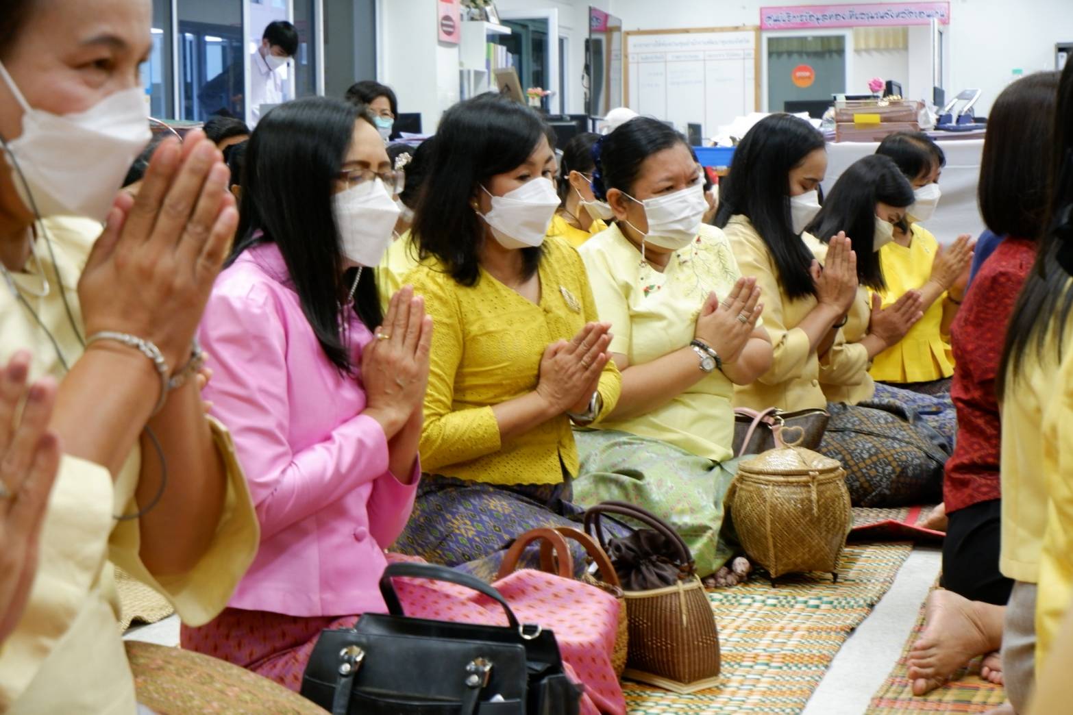 พช.ขอนแก่น : ทำบุญสำนักงานพัฒนาชุมชนจังหวัดขอนแก่น และพิธีมอบ”พระพุทธพัฒนปชานาถ”