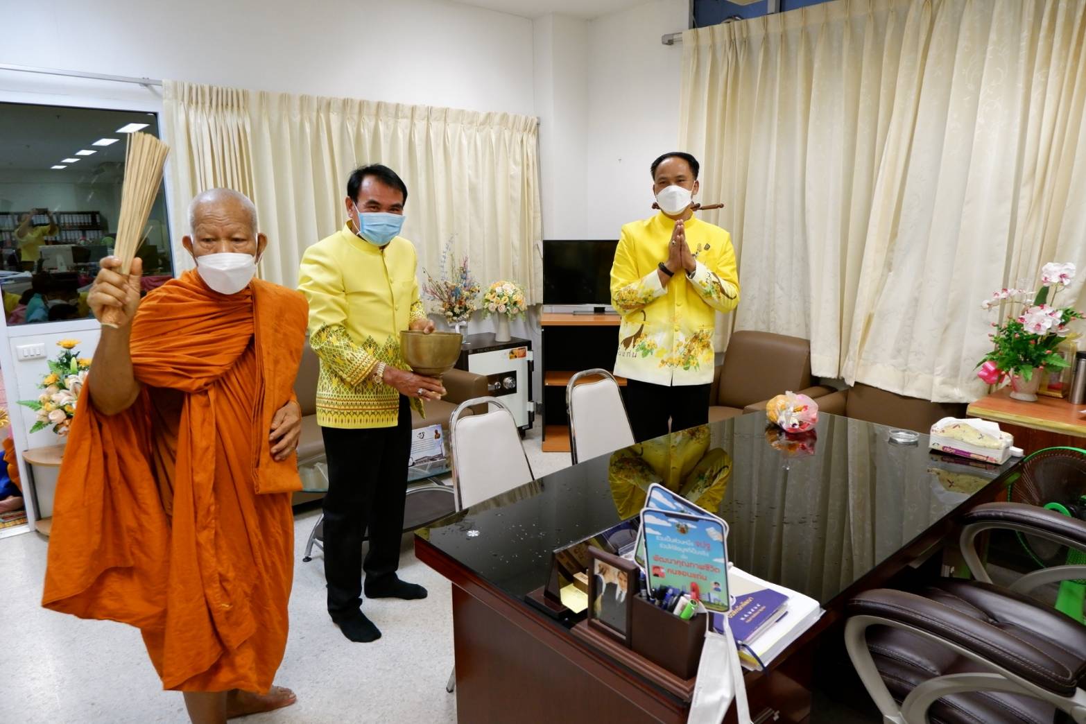 พช.ขอนแก่น : ทำบุญสำนักงานพัฒนาชุมชนจังหวัดขอนแก่น และพิธีมอบ”พระพุทธพัฒนปชานาถ”