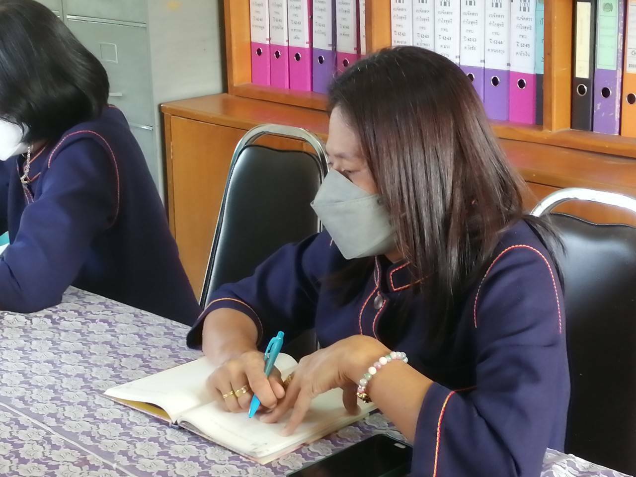 พช.ขอนแก่น : ลงพื้นที่เยี่ยมให้กำลังใจและมอบแนวทางการดำเนินงานแก่เจ้าหน้าที่พัฒนาชุมชนอำเภอน้ำพอง