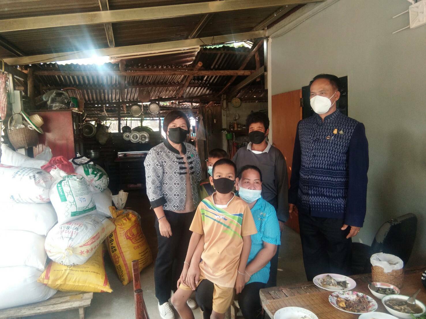 พช.ขอนแก่น : ติดตามการดำเนินงานพัฒนาชุมชน พบปะ และเยี่ยมกลุ่มผู้ผลิตผู้ประกอบการ OTOP ที่อยู่ในพื้นที่การไฟฟ้าฝ่ายผลิตแห่งประเทศไทยเพื่อสนับสนุนการดำเนินกิจกรรมของกลุ่ม