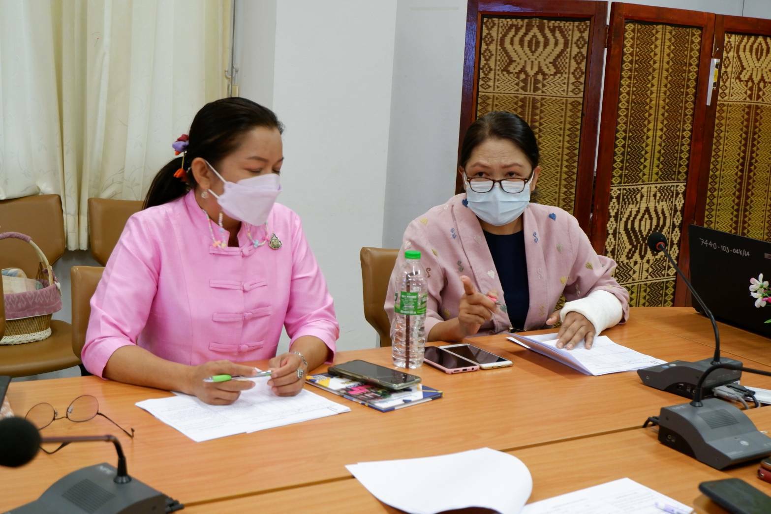 พช.ขอนแก่น : ร่วมประชุมรับฟังและให้ข้อมูลประเด็นปัญหาการดำเนินงานโครงการพัฒนาพื้นที่ต้นแบบการพัฒนาคุณภาพชีวิตตามหลักทฤษฎีใหม่ประยุกต์สู่ “โคก หนอง นา โมเดล”