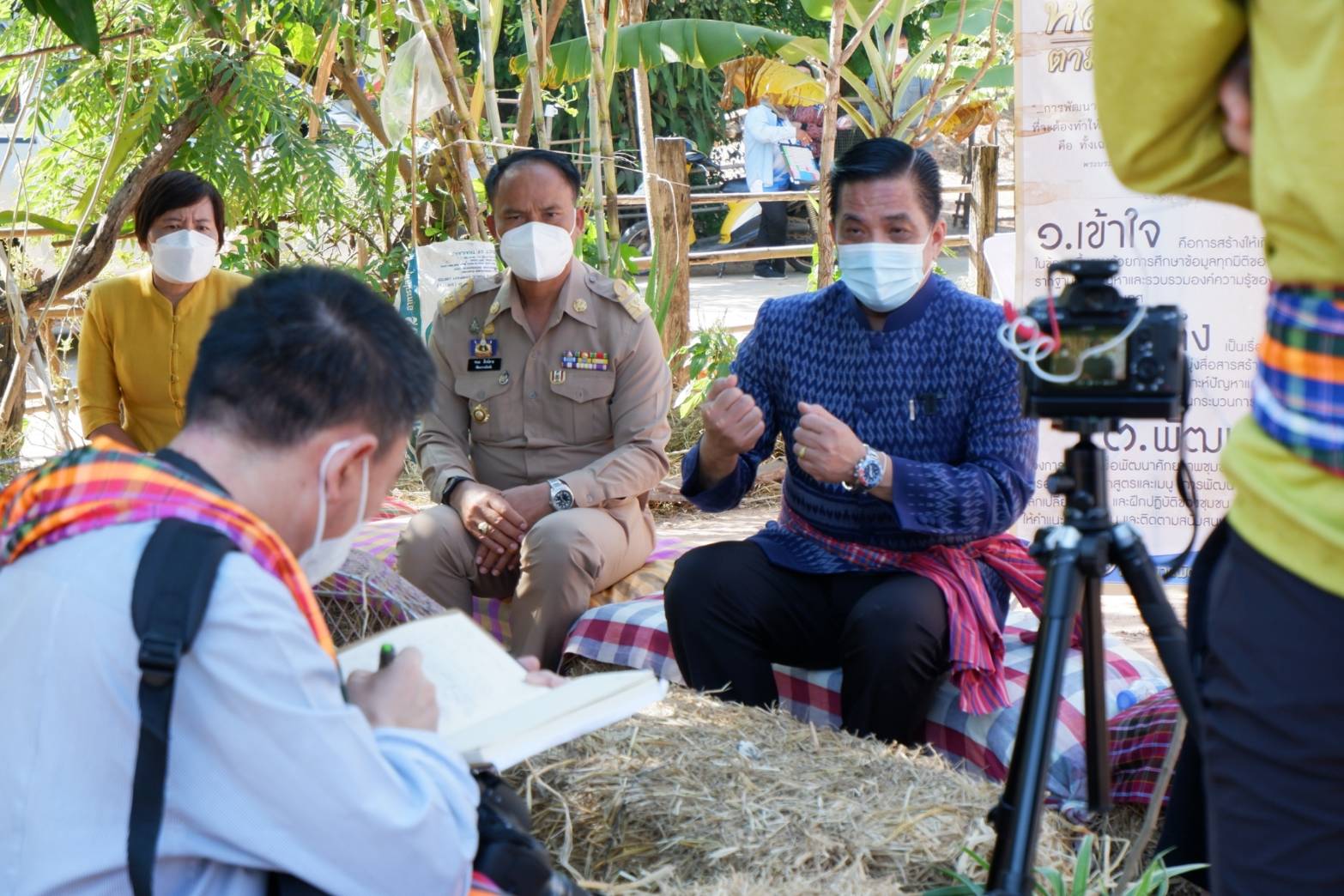 พช.ขอนแก่น : ผนึกกำลังกับกงสุลใหญ่ สาธารณรัฐประชาชนจีน ประจำประเทศไทย ณ จังหวัดขอนแก่น ชู “คู่เสี่ยว เกี่ยวก้อย แก้จนคนขอนแก่น” โมเดลแก้จนของคนขอนแก่น แก้ไขปัญหาความยากจนทุกช่วงวัย