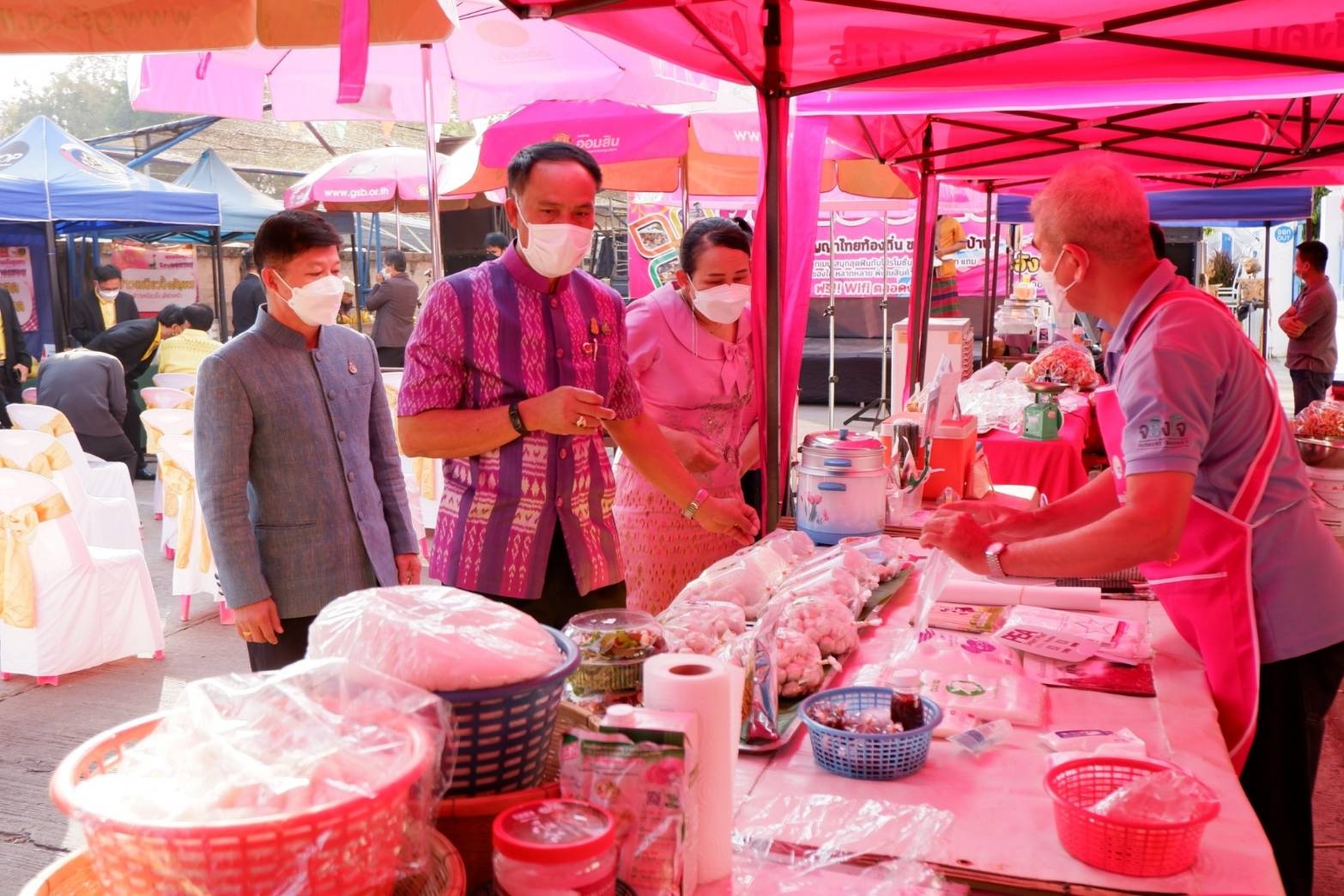 พช.ขอนแก่น : ร่วมพิธีเปิดโครงการตลาดนัดชุมชนอีสานออนซอน ประจำปี 2564