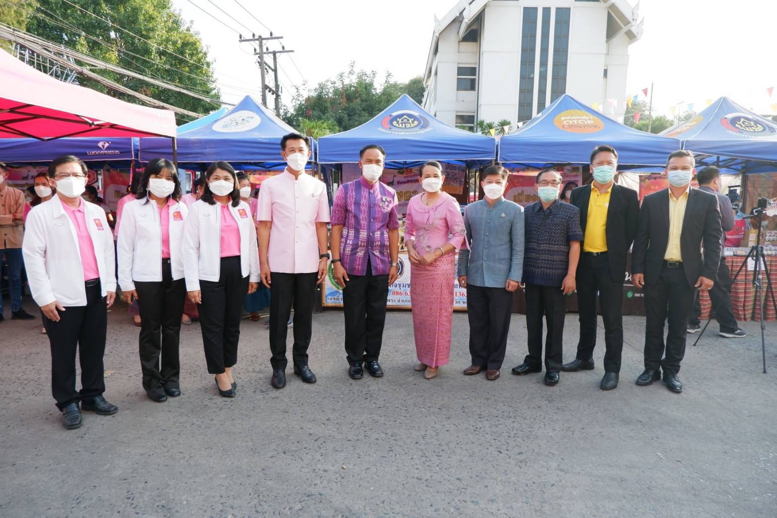 พช.ขอนแก่น : ร่วมพิธีเปิดโครงการตลาดนัดชุมชนอีสานออนซอน ประจำปี 2564