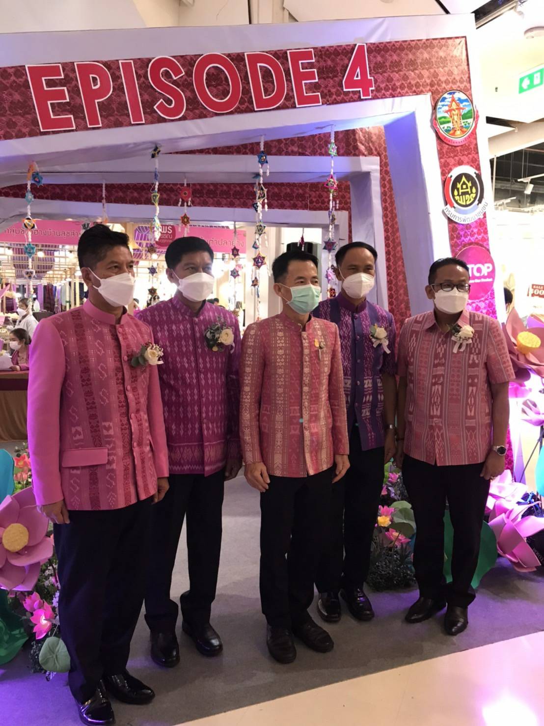 พช.ขอนแก่น : ร่วมพิธีเปิดโครงการส่งเสริมพัฒนาศักยภาพผลิตภัณฑ์ชุมชนวิถี วิธีหนองบัวลำภู “แพรพรรณลุ่มภูสู่สากล EP.4” กิจกรรมที่ 2 จัดแสดงและจำหน่ายผลิตภัณฑ์ชุมชนในระดับภูมิภาค