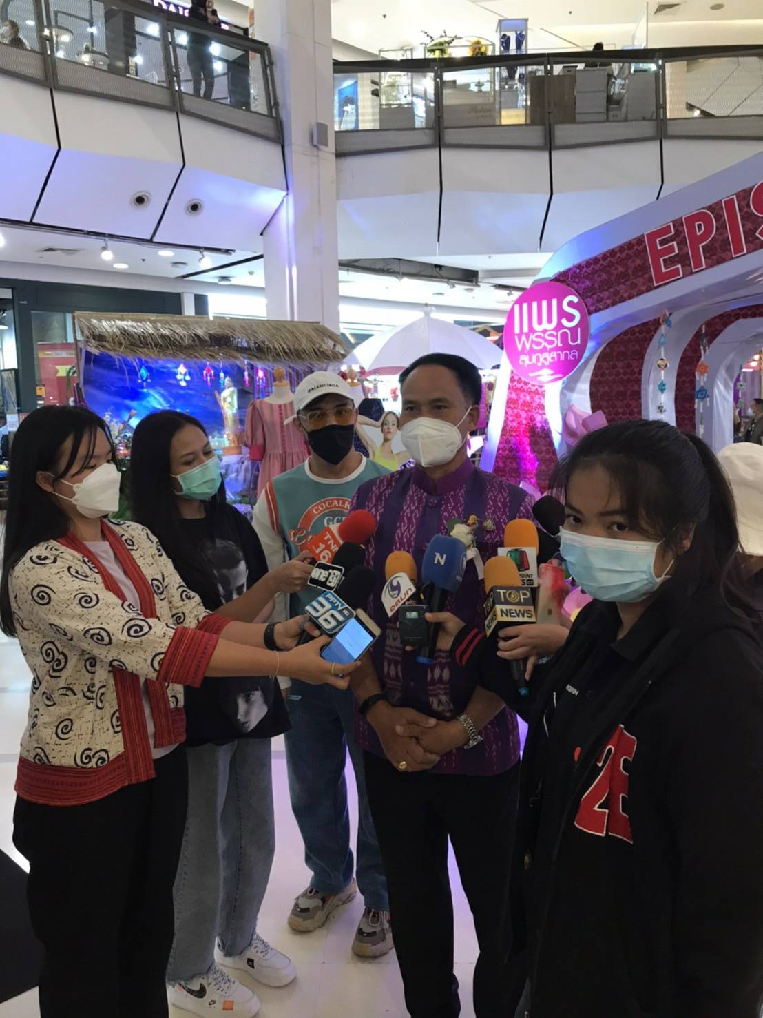 พช.ขอนแก่น : ร่วมพิธีเปิดโครงการส่งเสริมพัฒนาศักยภาพผลิตภัณฑ์ชุมชนวิถี วิธีหนองบัวลำภู “แพรพรรณลุ่มภูสู่สากล EP.4” กิจกรรมที่ 2 จัดแสดงและจำหน่ายผลิตภัณฑ์ชุมชนในระดับภูมิภาค