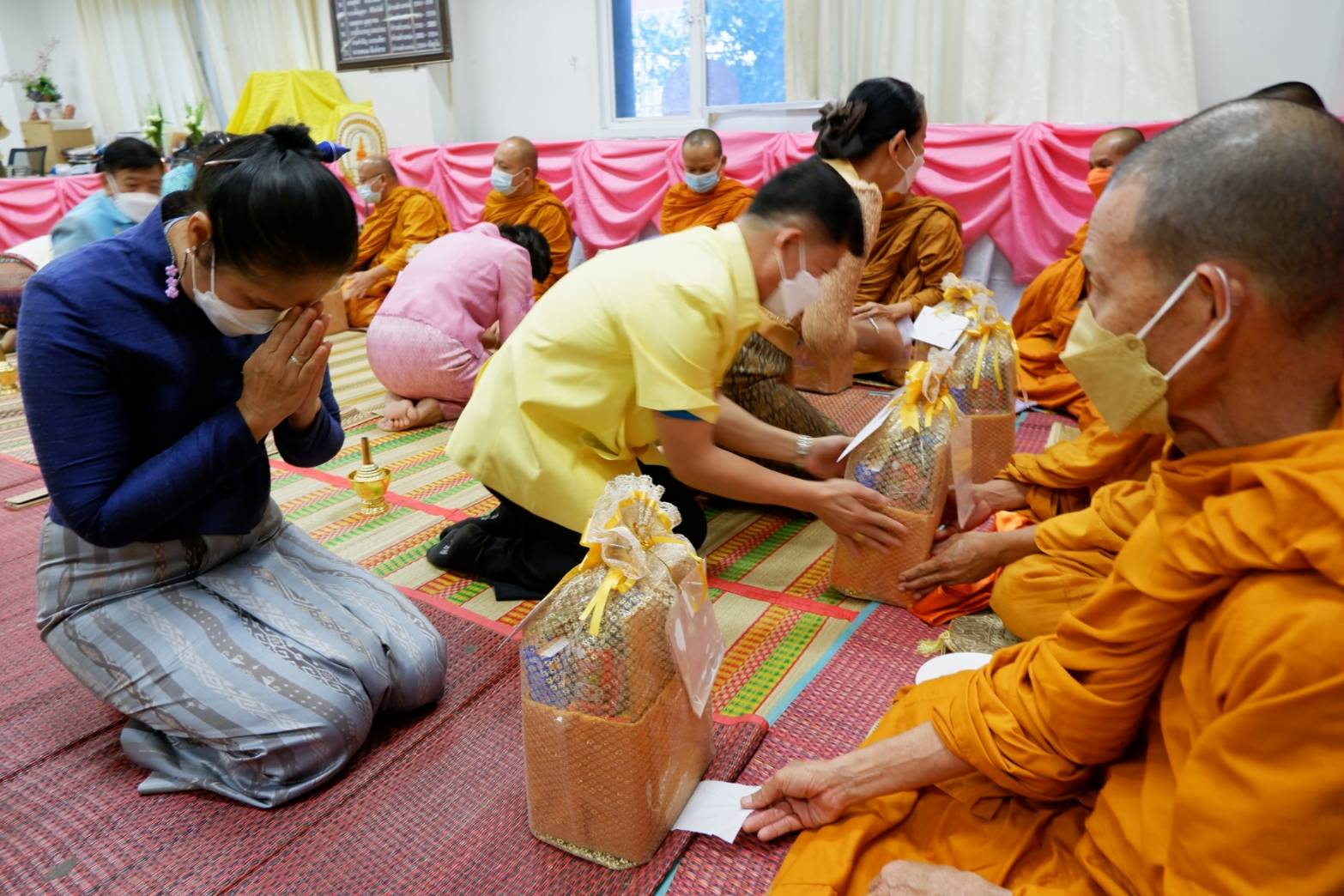 พช.ขอนแก่น : ทำบุญสำนักงานพัฒนาชุมชนจังหวัดขอนแก่น และพิธีมอบ”พระพุทธพัฒนปชานาถ”