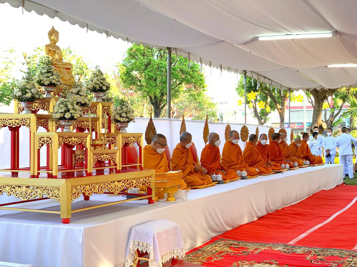 จังหวัดขอนแก่น จัดพิธีถวายพานพุ่มดอกไม้สด ถวายราชสดุดีและถวายบังคม เนื่องในวันคล้ายวันพระบรมราชสมภพพระบาทสมเด็จพระชนกาธิเบศร มหาภูมิพลอดุลยเดชมหาราช บรมนาถบพิตร วันชาติ และวันพ่อแห่งชาติ 5 ธ.ค. 2564