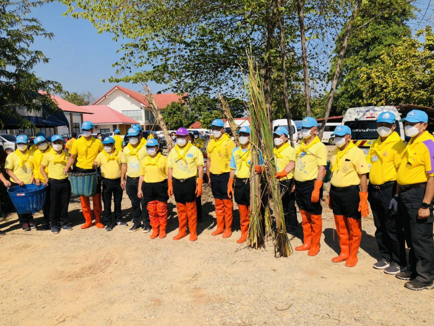 จังหวัดขอนแก่น จัดพิธีถวายพานพุ่มดอกไม้สด ถวายราชสดุดีและถวายบังคม เนื่องในวันคล้ายวันพระบรมราชสมภพพระบาทสมเด็จพระชนกาธิเบศร มหาภูมิพลอดุลยเดชมหาราช บรมนาถบพิตร วันชาติ และวันพ่อแห่งชาติ 5 ธ.ค. 2564