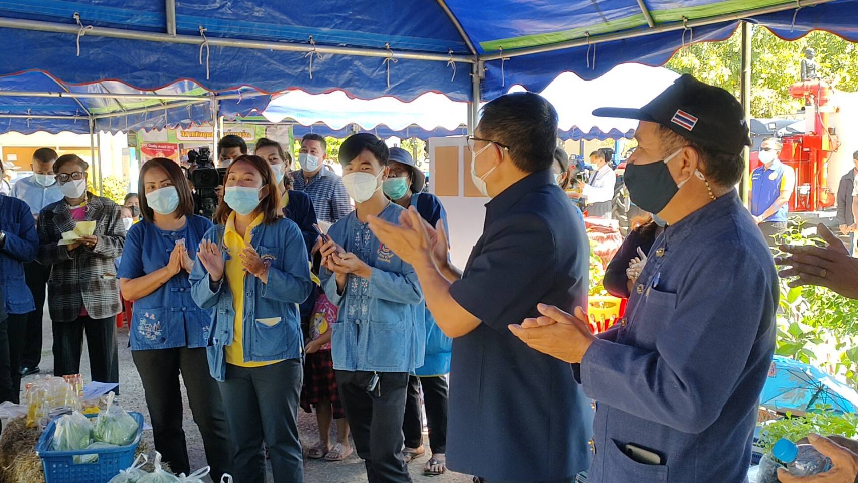 พช.ขอนแก่น : ร่วมโครงการคลินิกเกษตรเคลื่อนที่ในพระราชานุเคราะห์ สมเด็จพระบรมโอรสาธิราชฯ สยามกุฎราชกุมาร